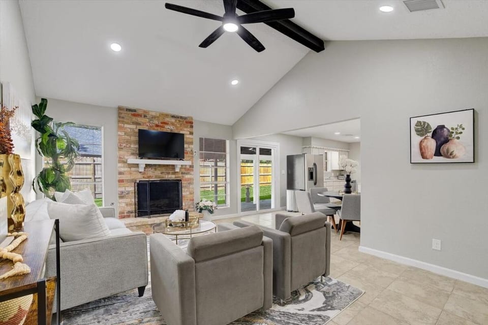 Communal lounge/ TV room, TV and multimedia, Living room, Seating area, Evening entertainment, fireplace