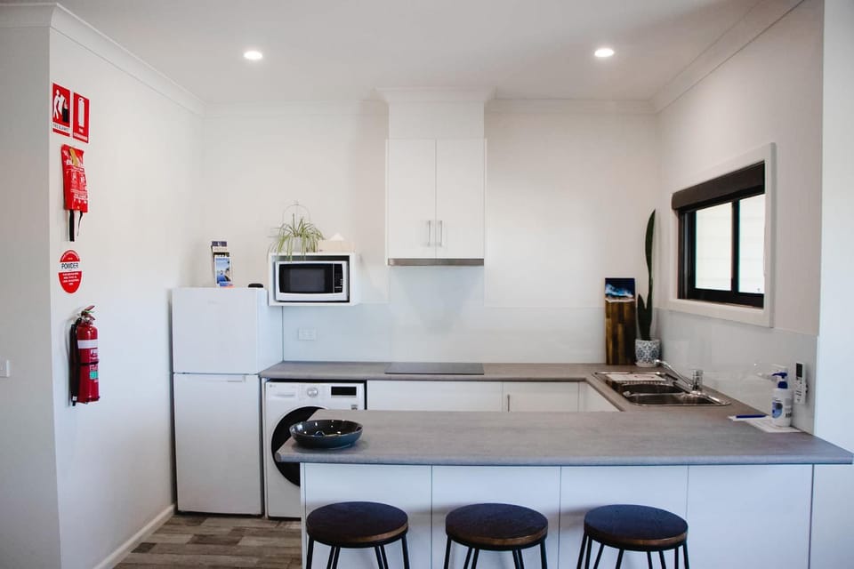 Kitchen or kitchenette, Dining area, kitchen