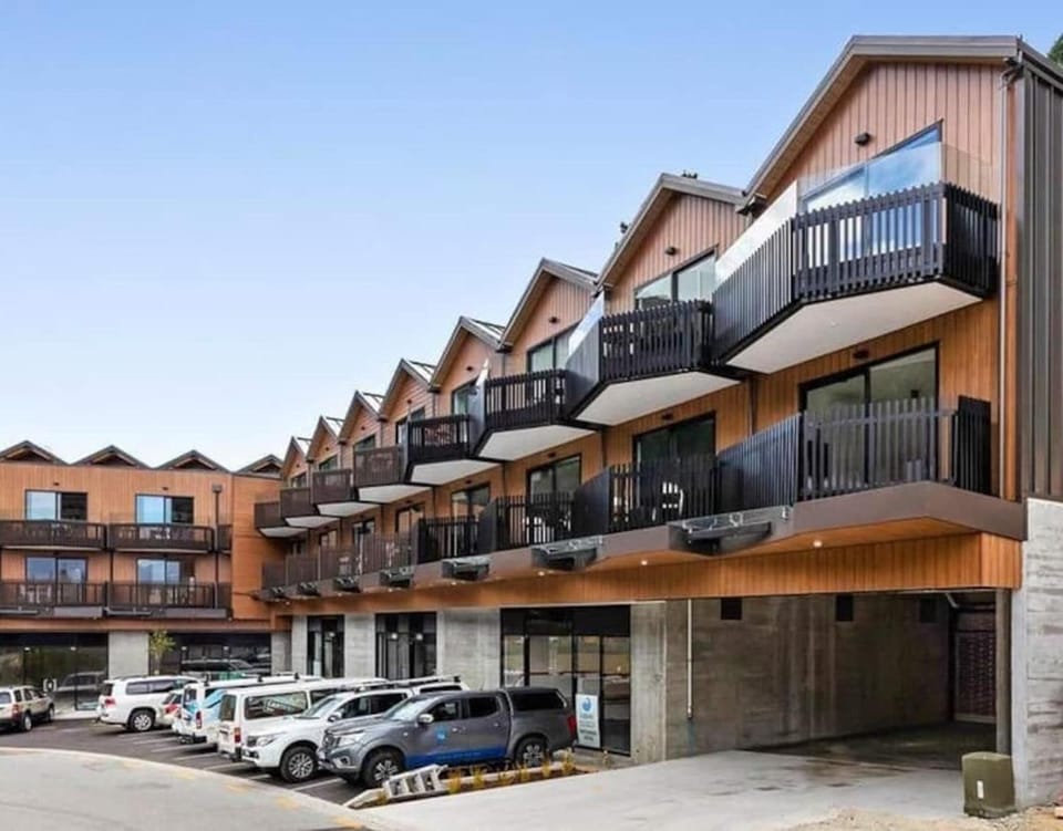 Mountain Vista Apartment! Short Stroll to the CBD Apartment in Queenstown
