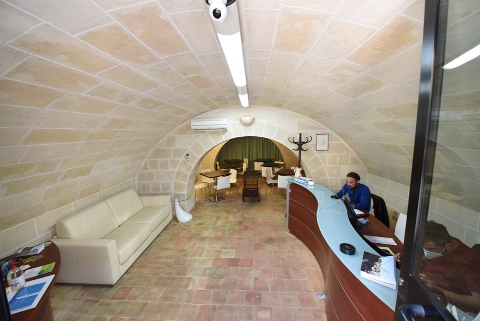 Communal lounge/ TV room, Lobby or reception