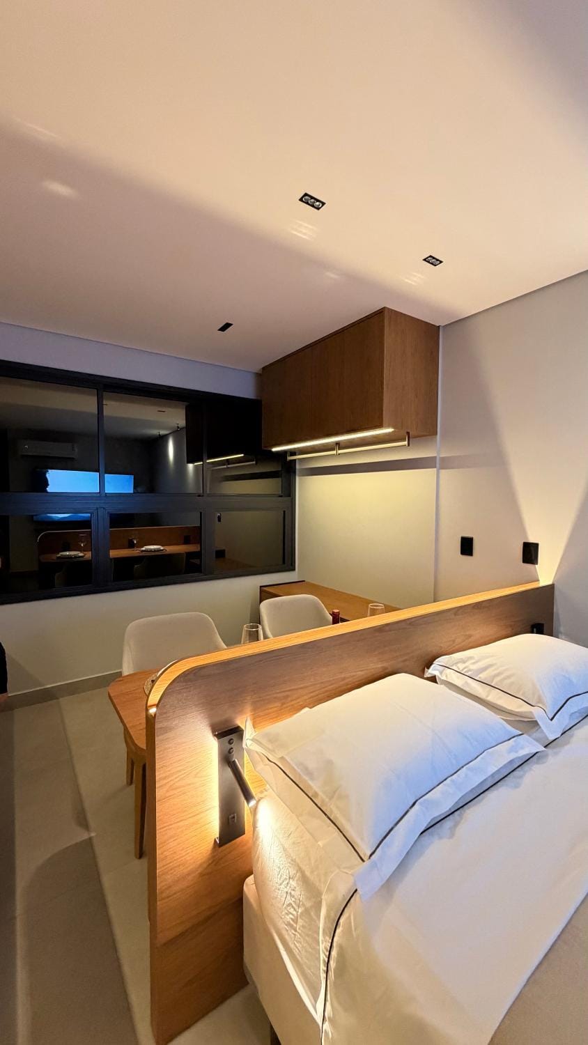 Luxury serviced apartment on the Palmas waterfront with lake view and pool, top VIP Apartment in Palmas