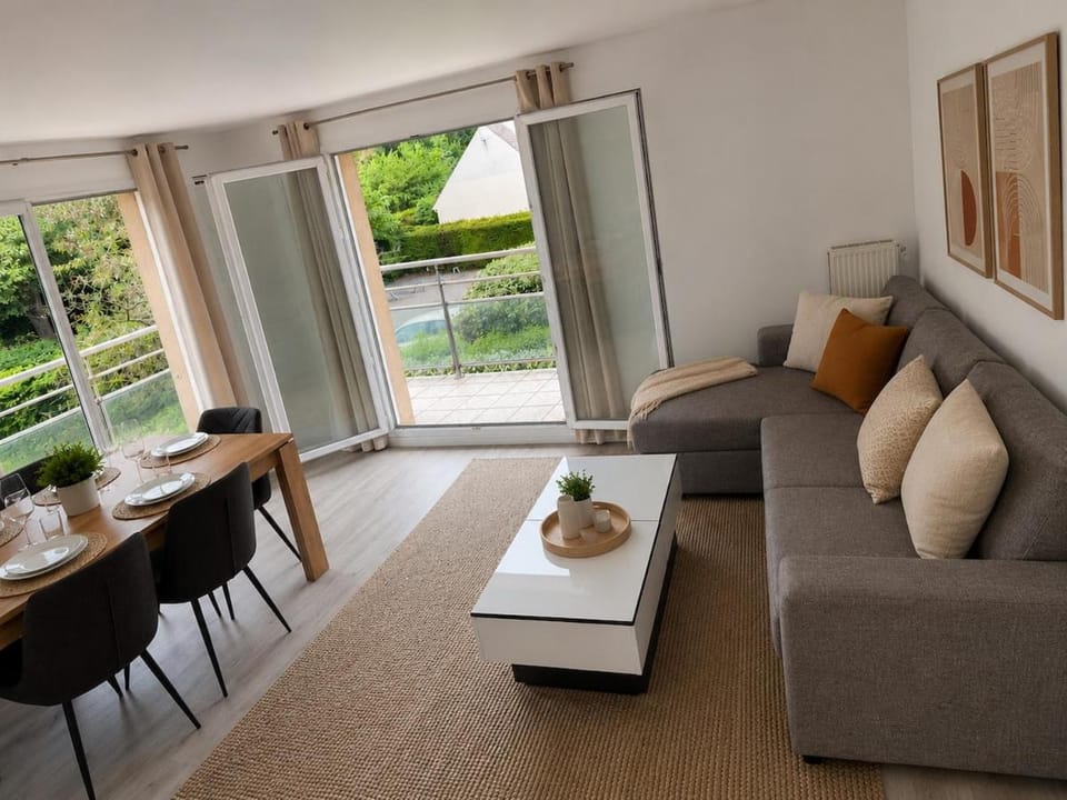 Appartement 6 personnes - Proche gare Apartment in Île-de-France