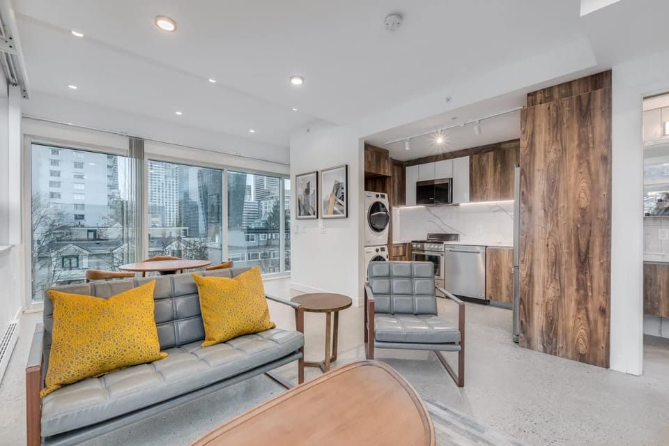 Modern 1BR2BA in Walkable Location Apartment in Vancouver