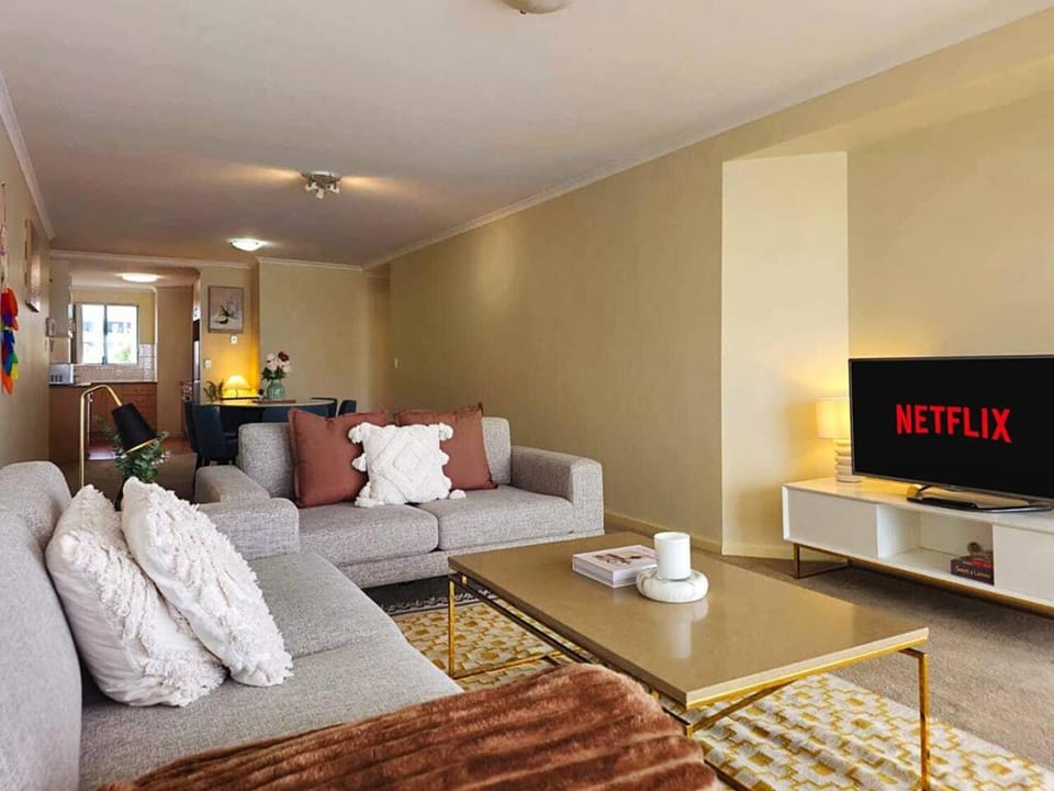 Toukley Waterfront Apartment with Balcony - Outdoor Pool - Secure Parking - Wi-Fi - By HappyHosts Apartment in Toukley