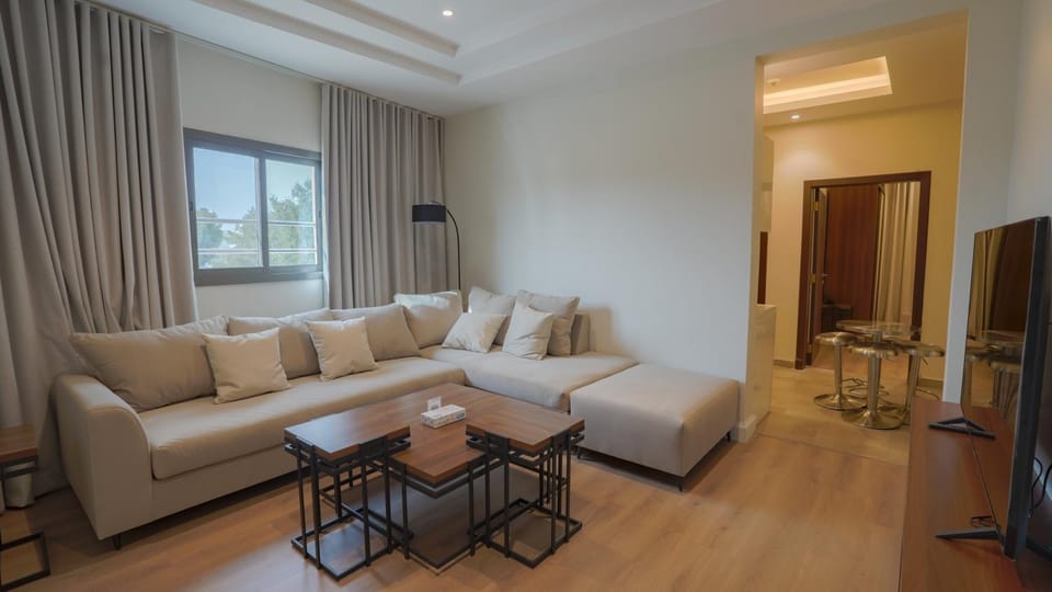 Communal lounge/ TV room, TV and multimedia, Living room, Seating area, Evening entertainment