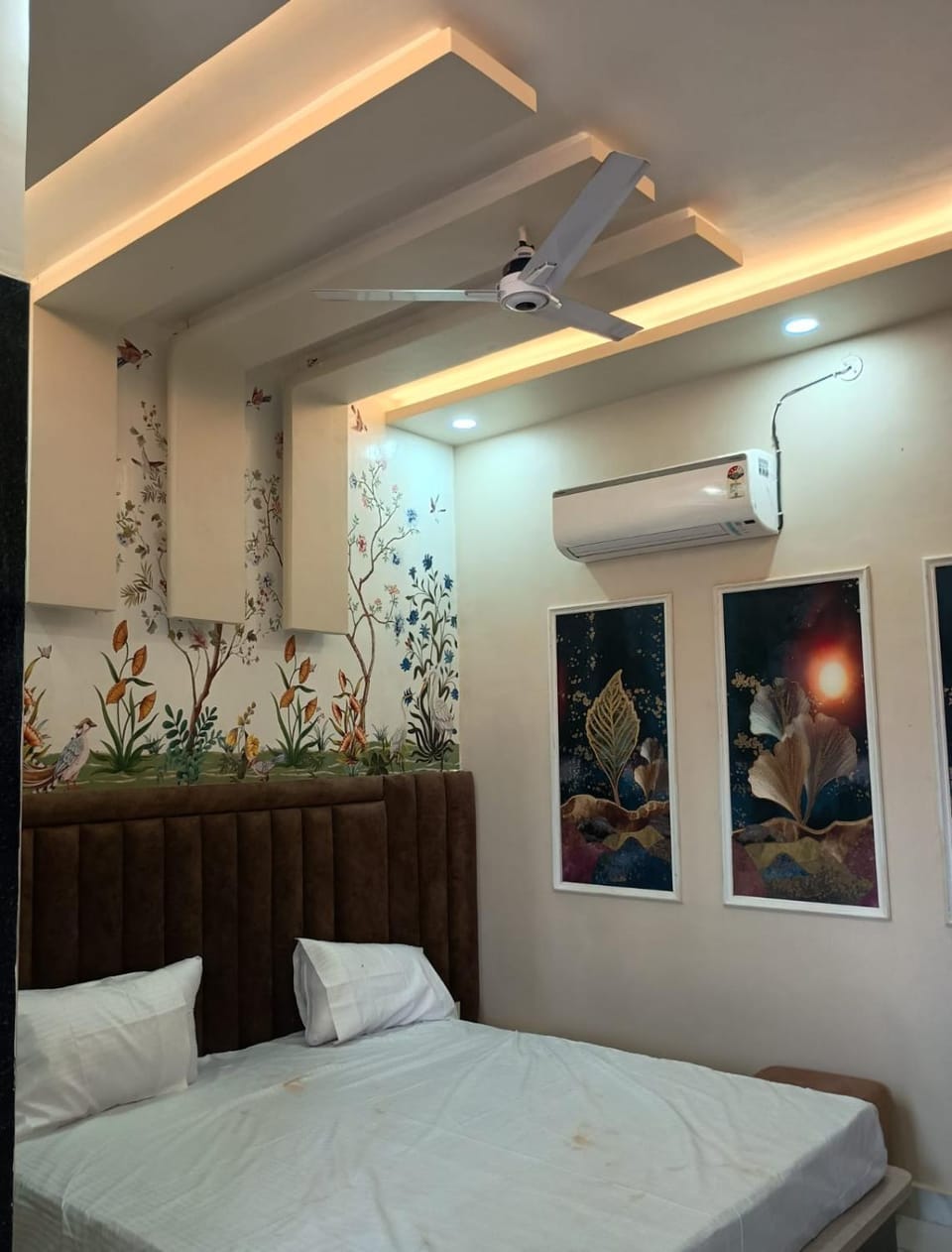 Hotel Royal Inn & Restaurant Hotel in India