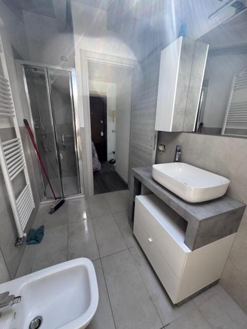 Shower, Toilet, Bathroom, Bath