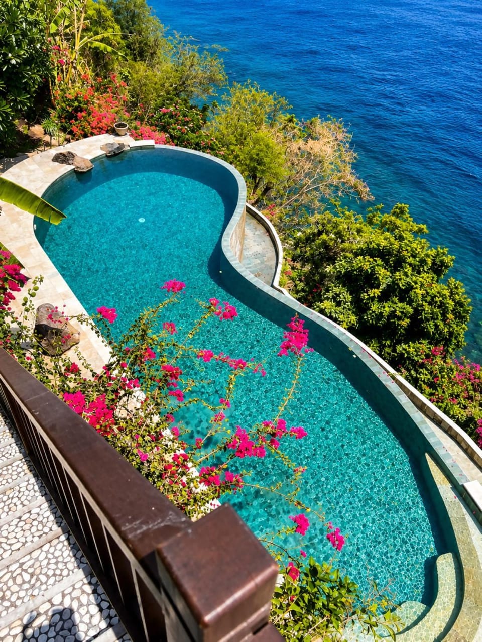 Private Deluxe Villa 20 m Infinitypool Ocean Front Villa in Abang