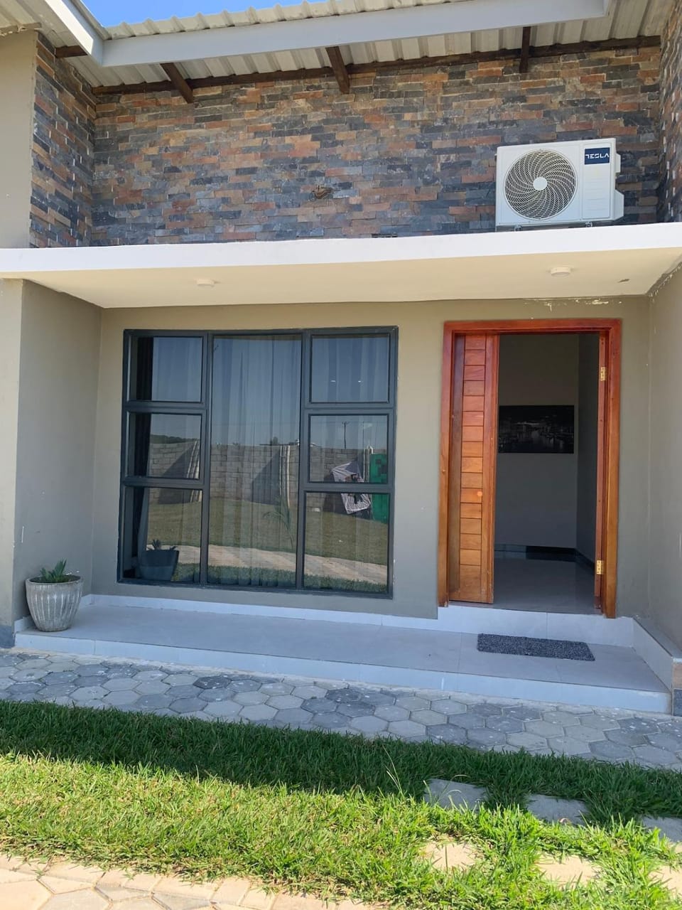 Property building, Facade/entrance