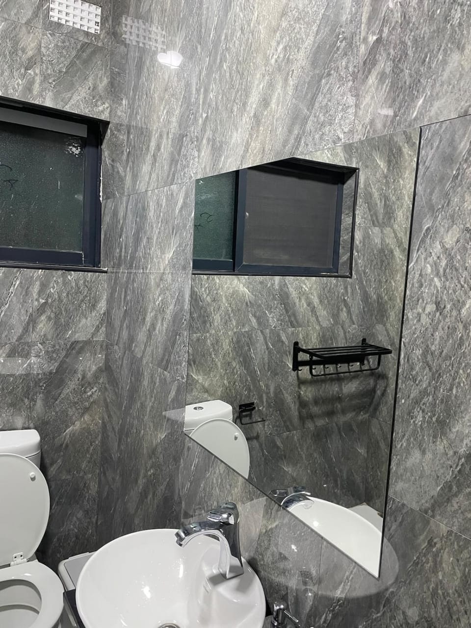 Luxury-1BR Near-Airport-Backup Power-Fast WI-FI Apartment in Lusaka