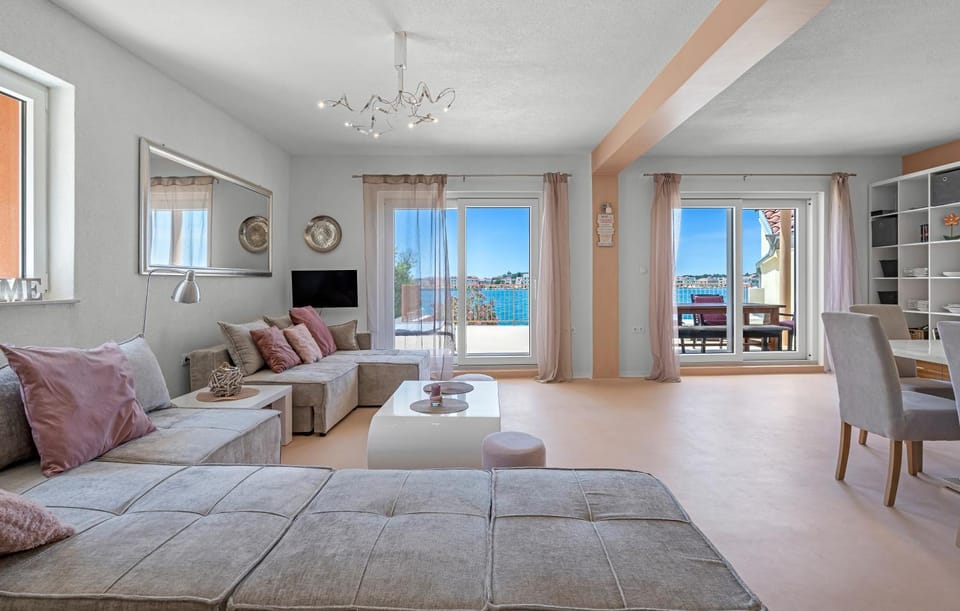 Living room, Sea view