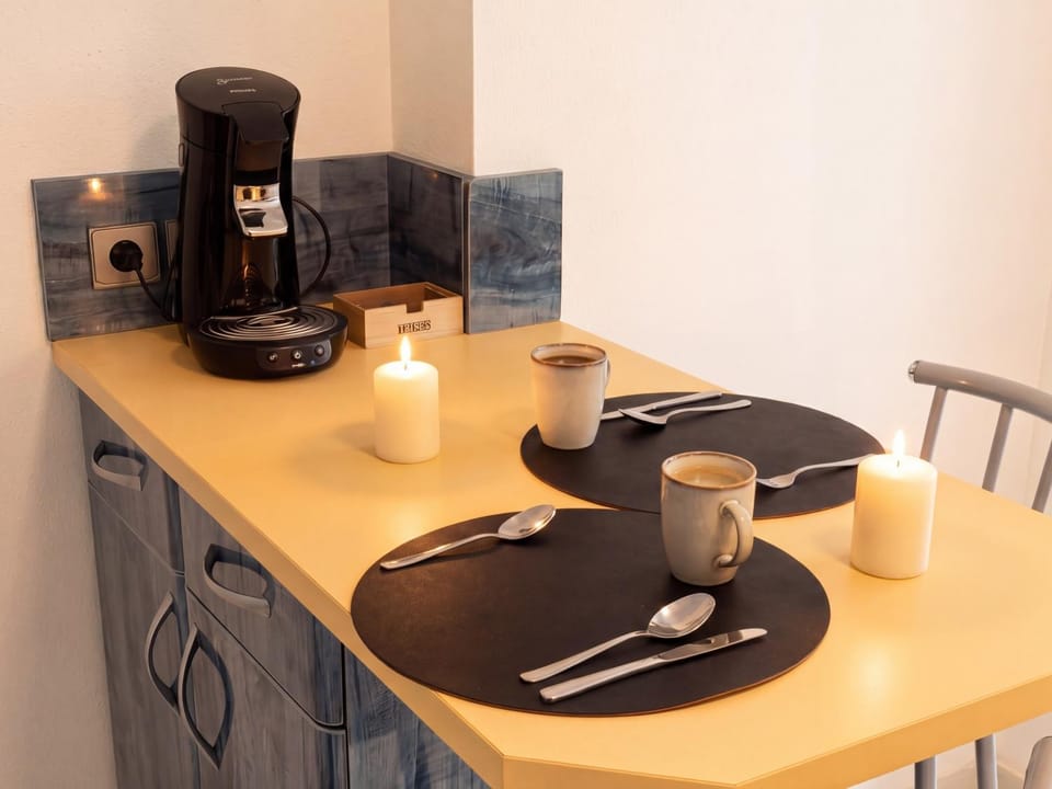 Coffee/tea facilities, Dining area