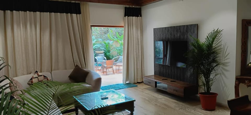 4 and falf BHK villa with huge pool Villa in Goa, India