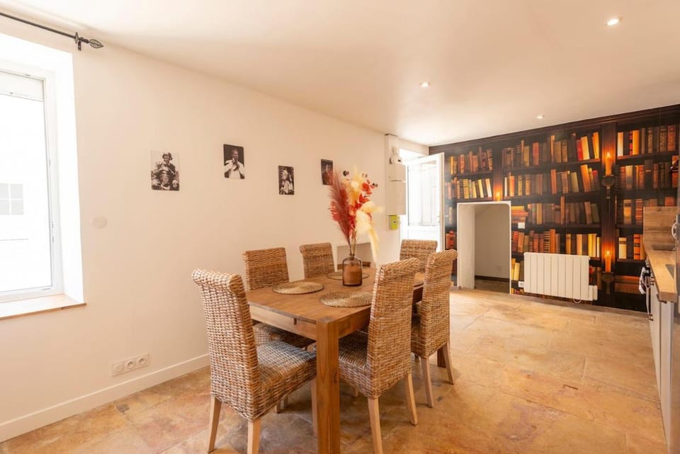CINEMA LOFT# Grand Ecran# Premium # accès facile Apartment in Bourgogne-Franche-Comté