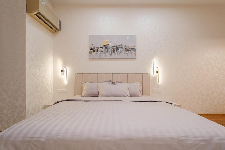 Bed, Photo of the whole room, Bedroom, air conditioner