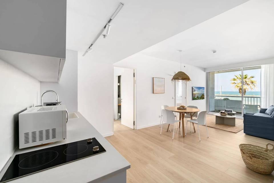 Kitchen or kitchenette, Living room, Dining area