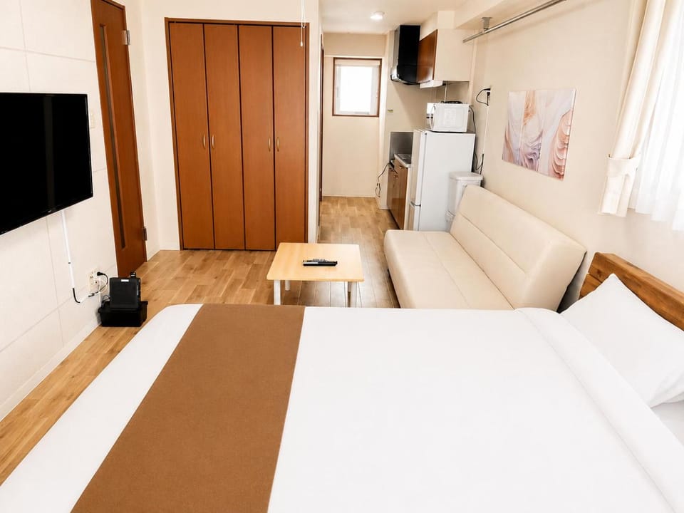 Bed, Living room