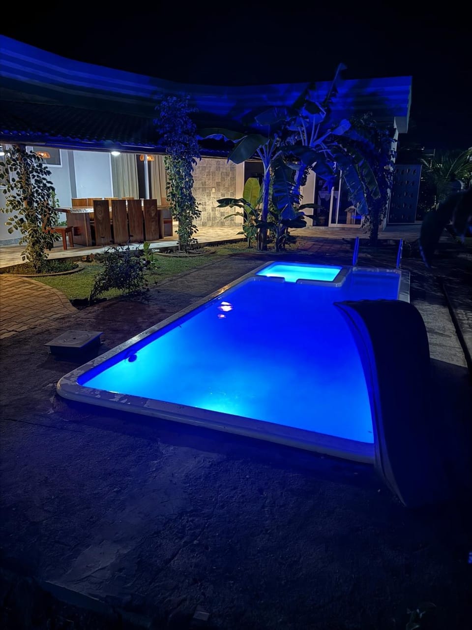 Swimming pool