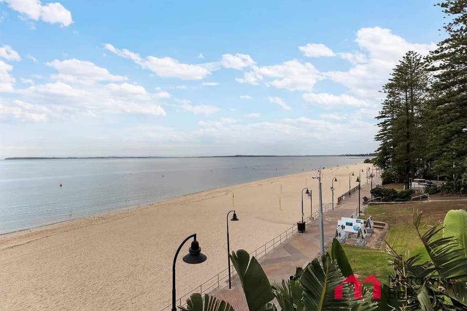 Metawise 2BR Apt Steps to Brighton-Le-Sands Beach Apartment in Sydney
