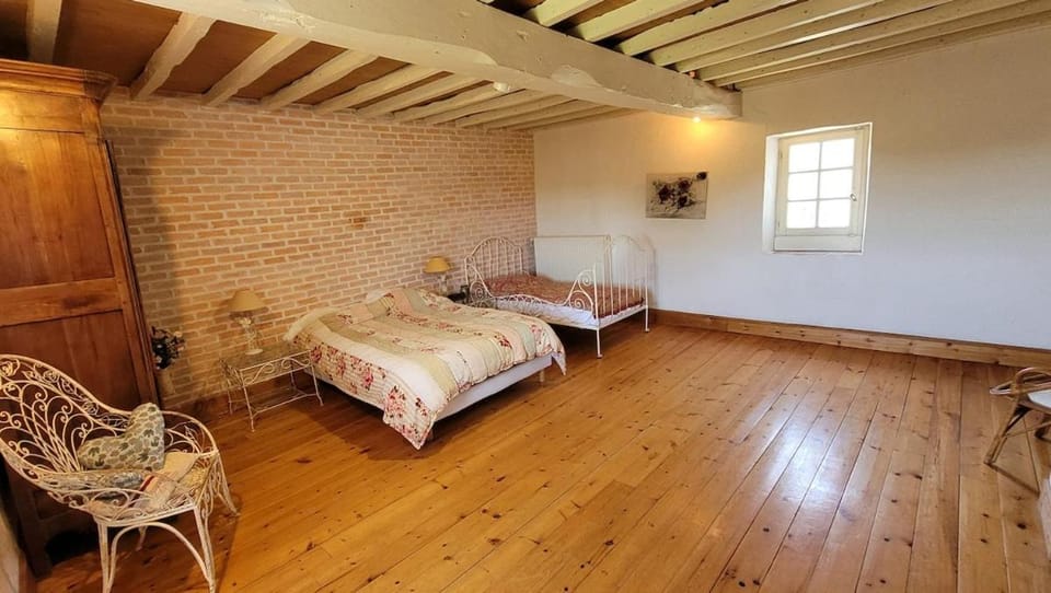 Maison Rustique & Paisible Proche Lautrec House in Occitanie