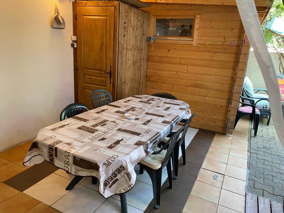 Maison climatisée Plain pied à Brouilla House in Occitanie