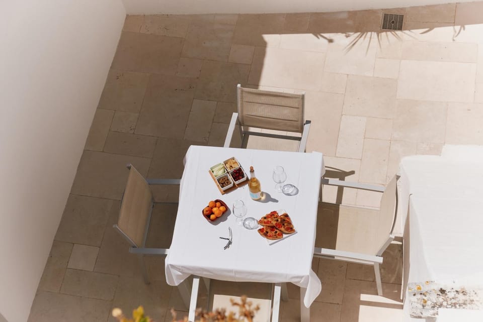 Food and drinks, Dining area