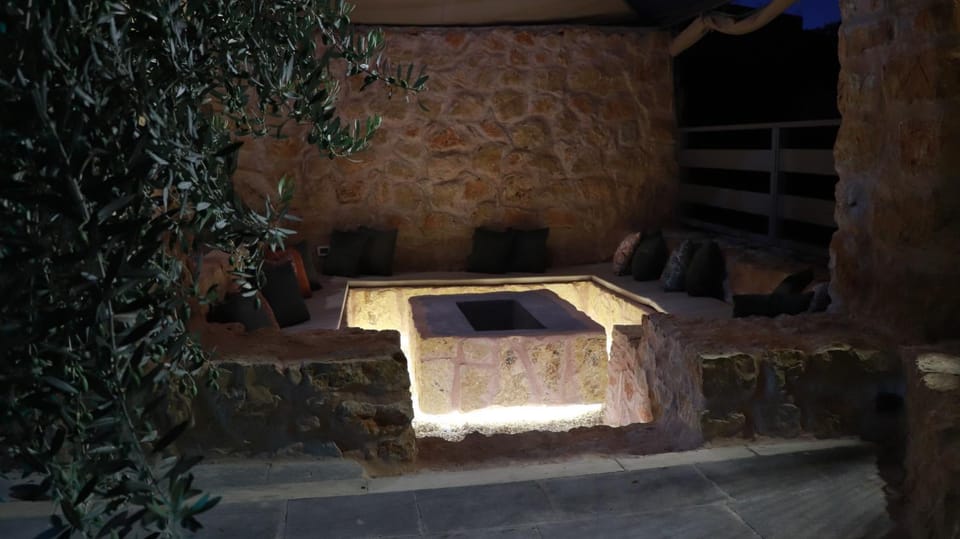 Night, Coffee/tea facilities, Seating area