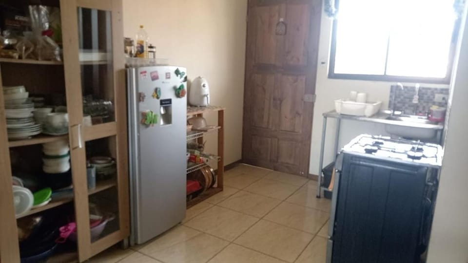 Kitchen or kitchenette, Communal kitchen, dishwasher, oven, stove