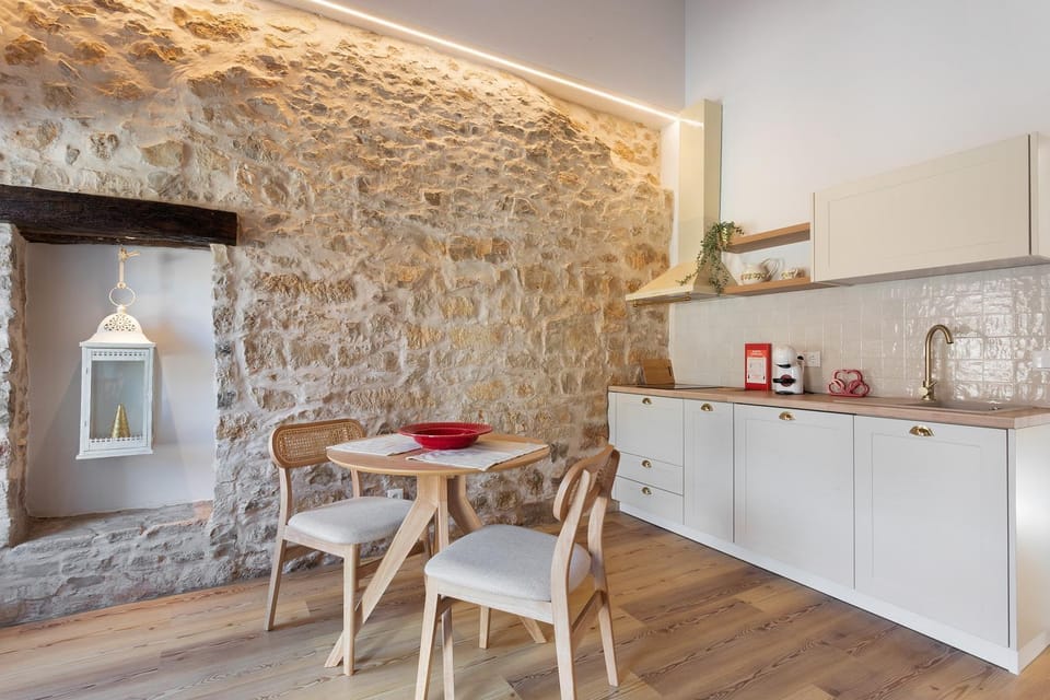 Property building, Kitchen or kitchenette, Living room