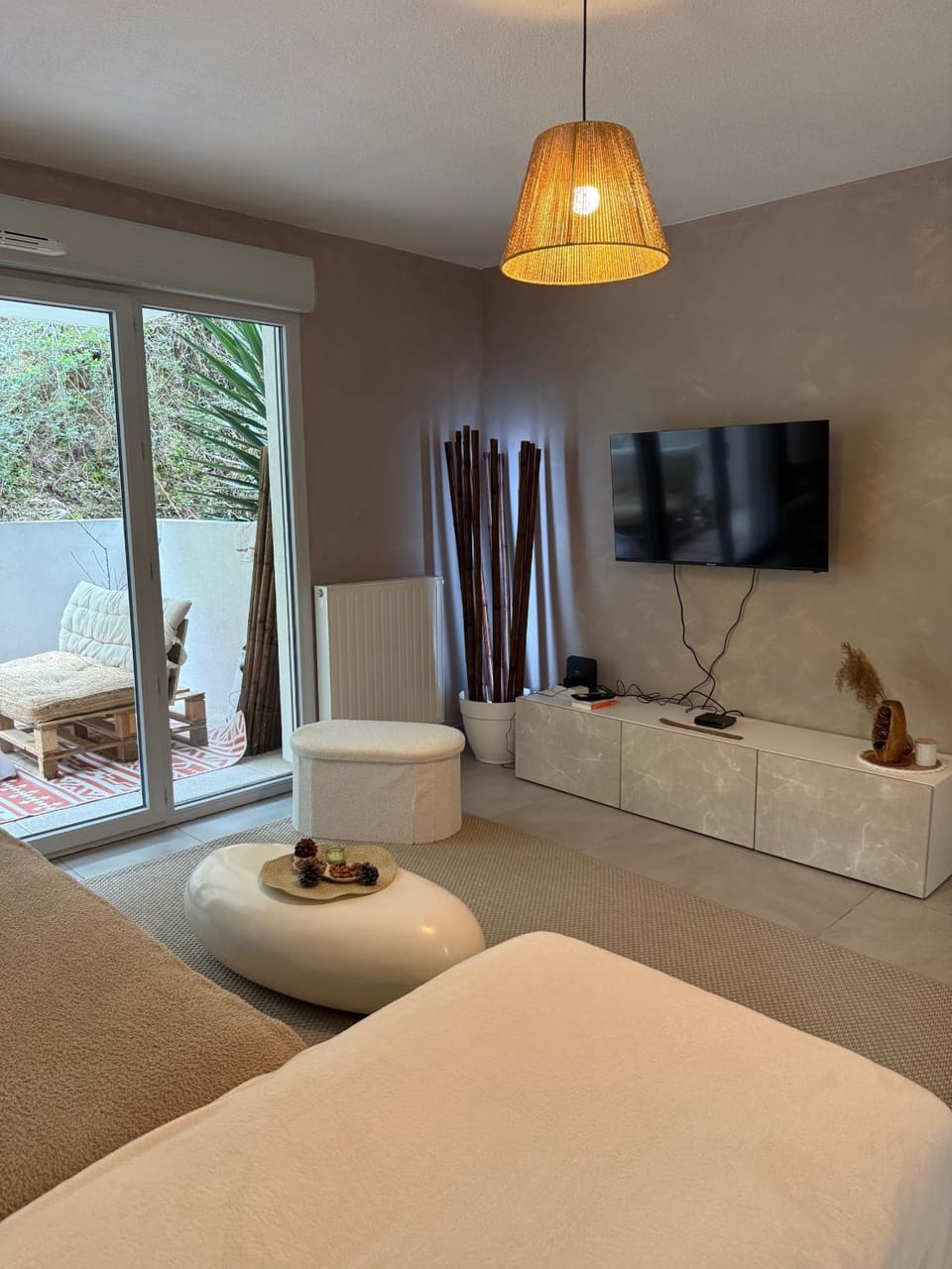 Communal lounge/ TV room, Living room