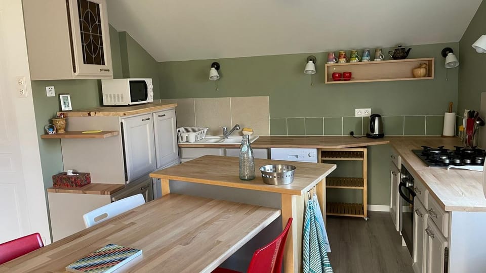 Au calme, en bord de rivière Apartment in Auvergne-Rhône-Alpes