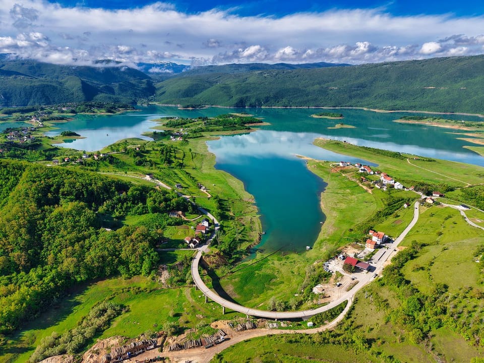 Nearby landmark, Bird's eye view