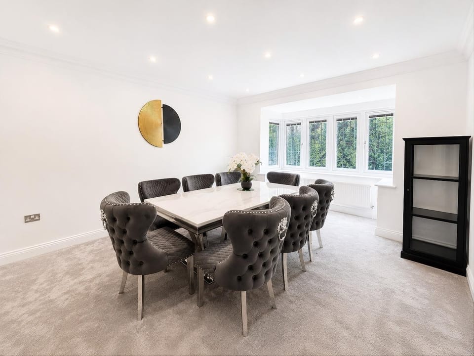 Seating area, Dining area