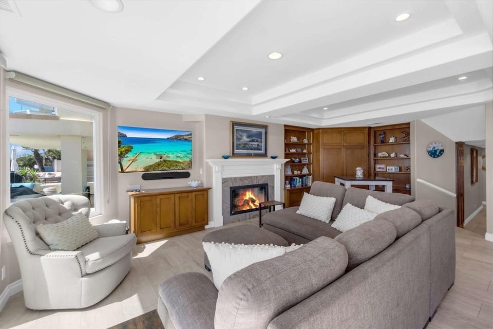 4207 Seashore Drive - Rooftop Deck, Sleeps 12 home House in Balboa Peninsula