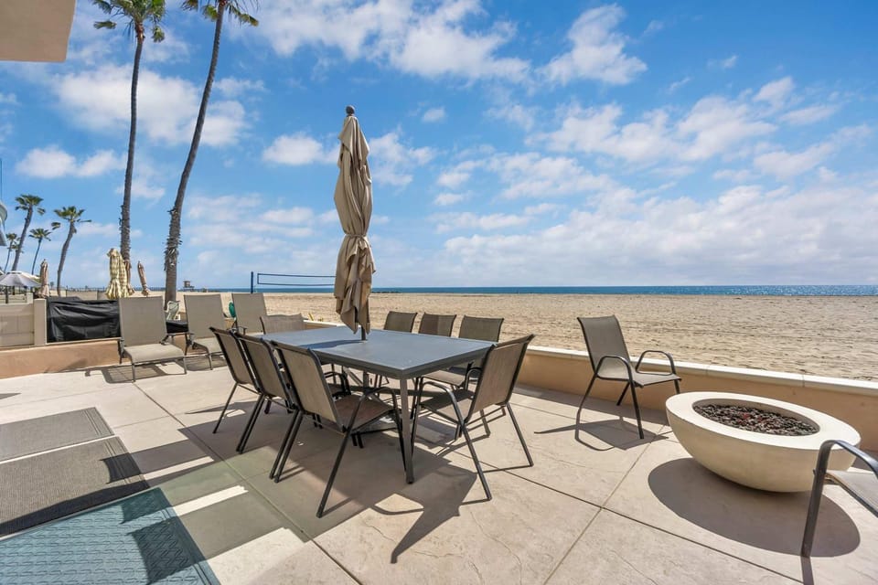 4207 Seashore Drive - Rooftop Deck, Sleeps 12 home House in Balboa Peninsula