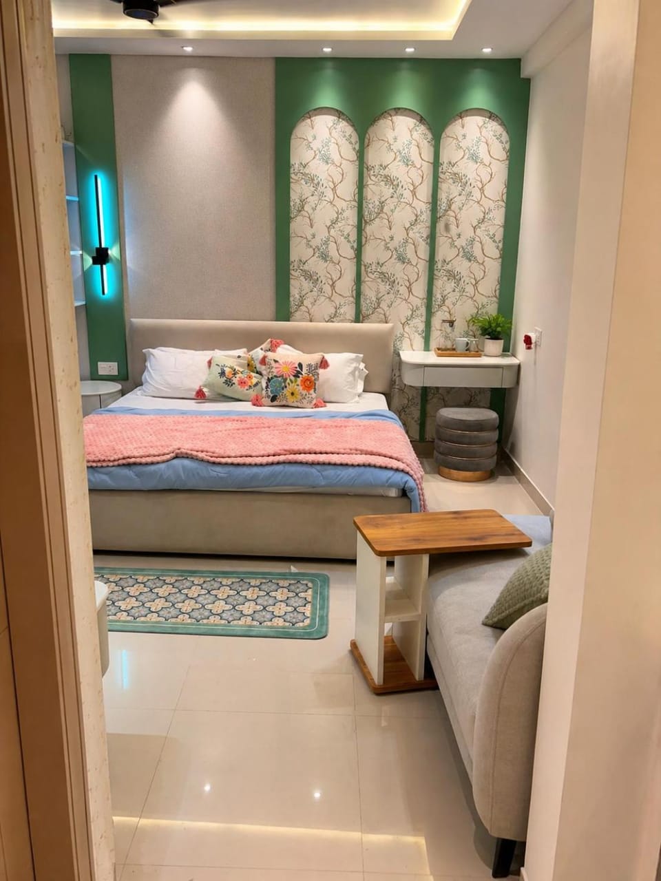 Photo of the whole room, Bedroom