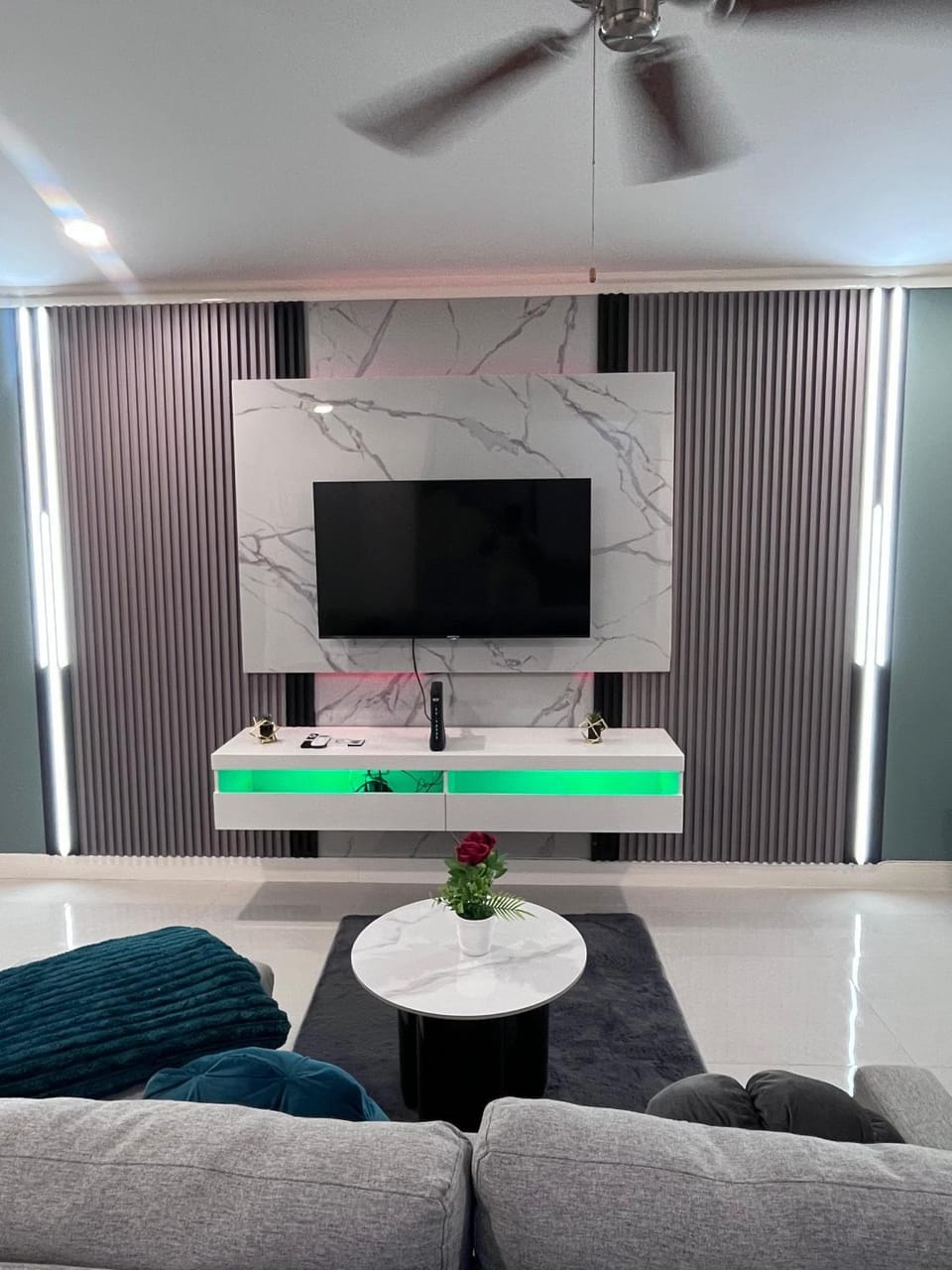 Palistic Paradise luxury private jacuzzi Apartment in Portmore
