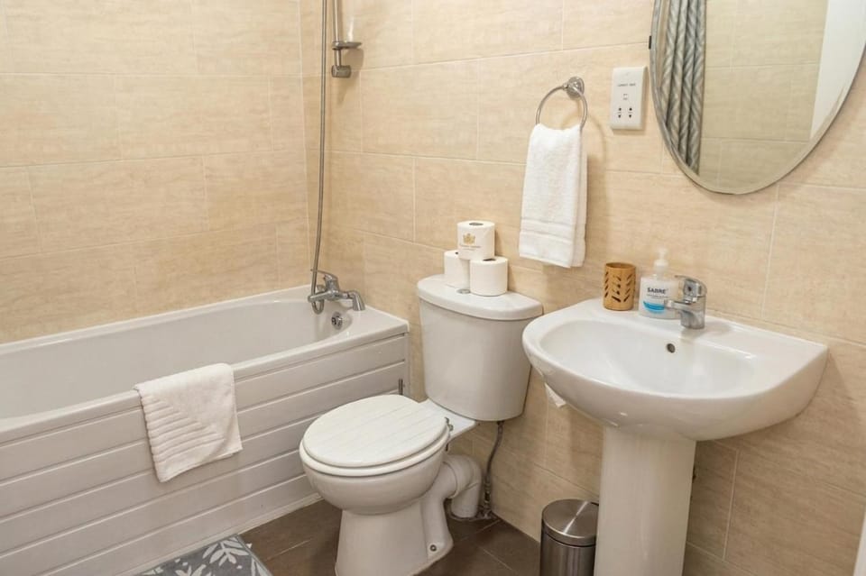 Great for Contractors & Professionals Apartment in Birmingham