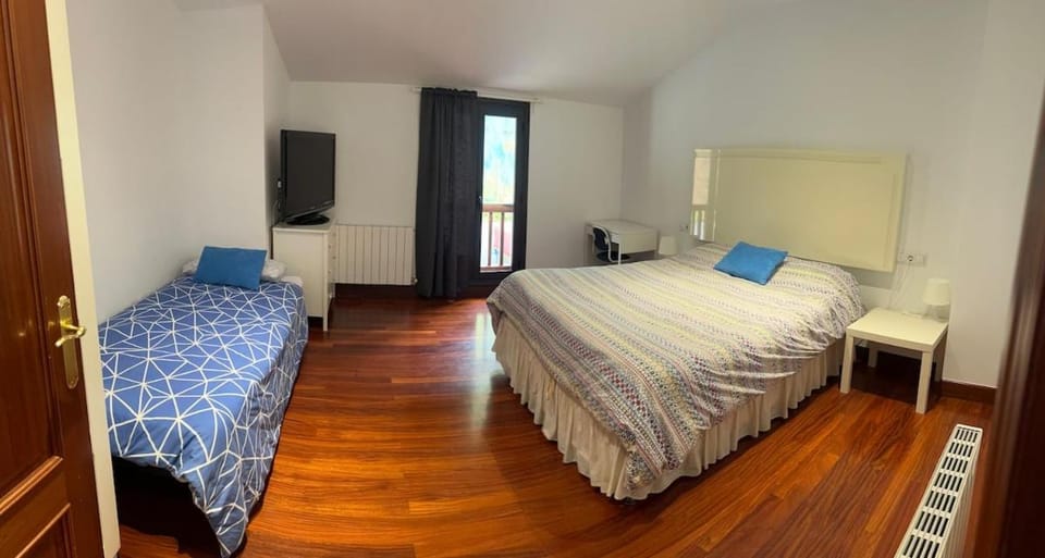 Chalet con piscina Vistas al Gorbea 30 min Bilbao House in Arratia-Nerbioi