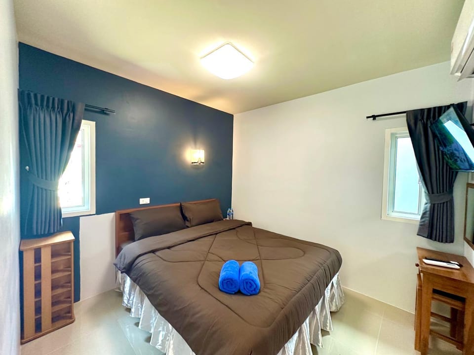 Beachside Bangtao Bungalows House in Choeng Thale
