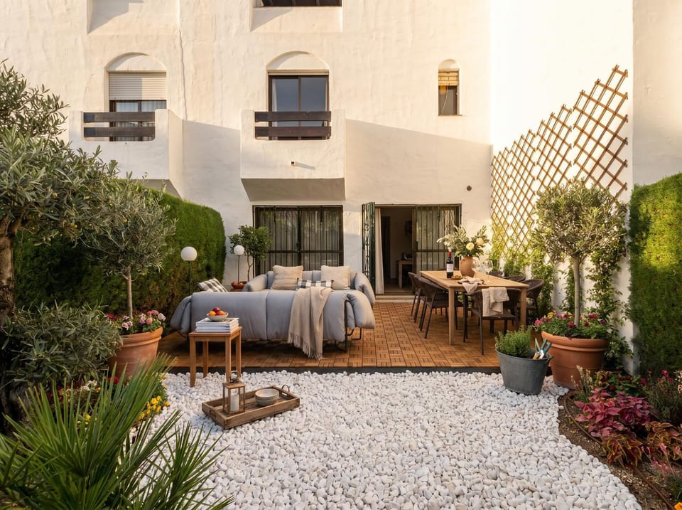 Newly Renovated 4 Bdr House Minutes From The Beach House in Marbella