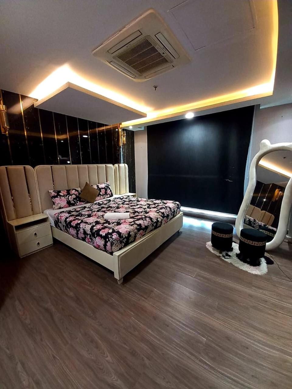 1 BHK Luxury Apartment by Sultan Suites in DHA Phase 4 Gold Crest Apartment in Lahore