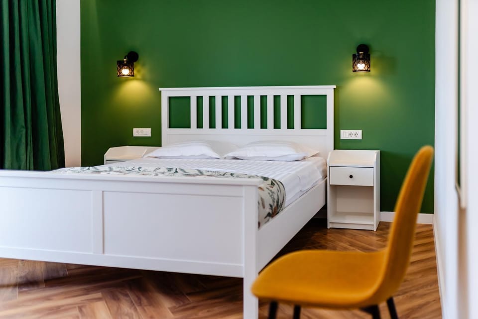 Bed, Photo of the whole room, Bedroom