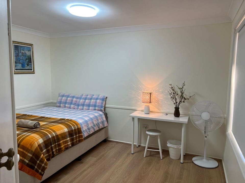 Private Rm8in Elderslie Vacation rental in Sydney