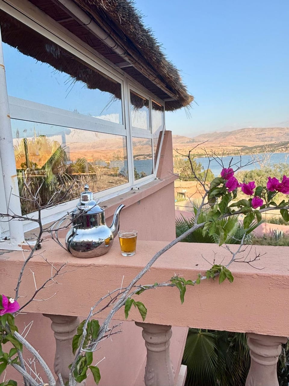 Patio, Day, Natural landscape, View (from property/room), Dining area, Lake view, Mountain view