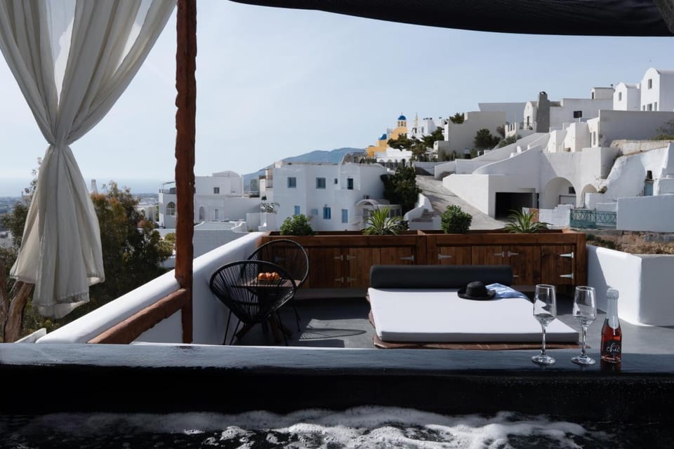 Patio, View (from property/room), Balcony/Terrace, City view, sunbed