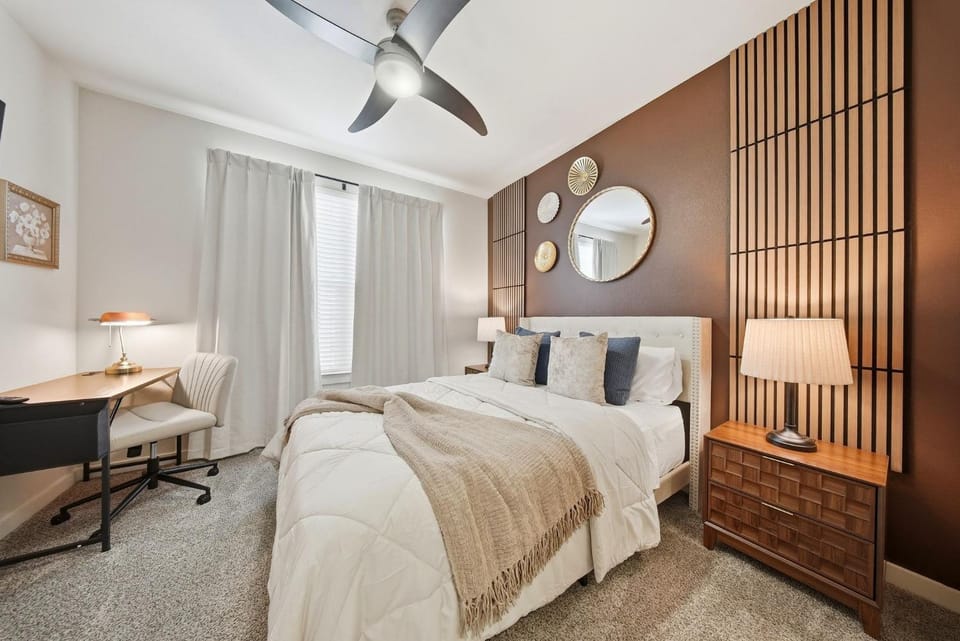 Modern 2BR w Pool Pet-Friendly Unit #21 Apartment in Tampa