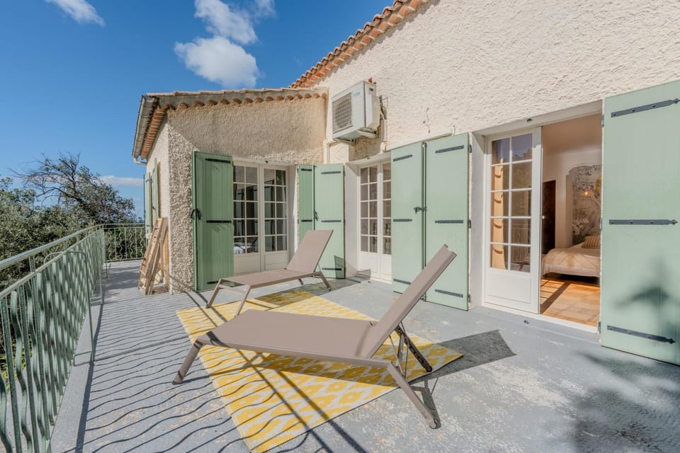 Patio, View (from property/room), Balcony/Terrace, sunbed