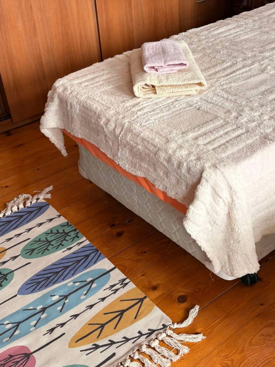 Bedroom, Lake view