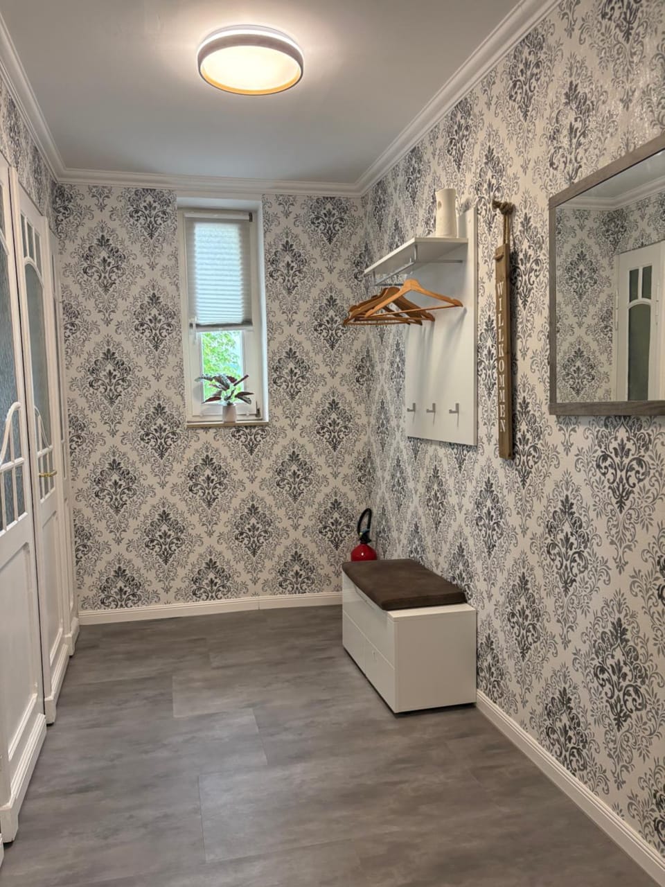 Photo of the whole room